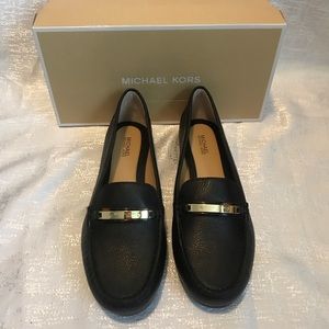 Micheal Kors black flats sz 8 🆕 with box